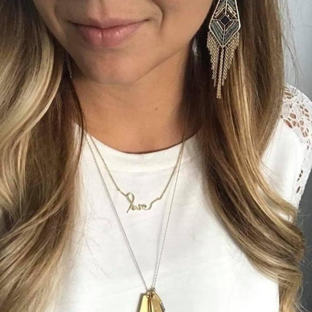 :: Stella & Dot💛💖Delicate GOLD Love Necklace - Picture 7 of 9